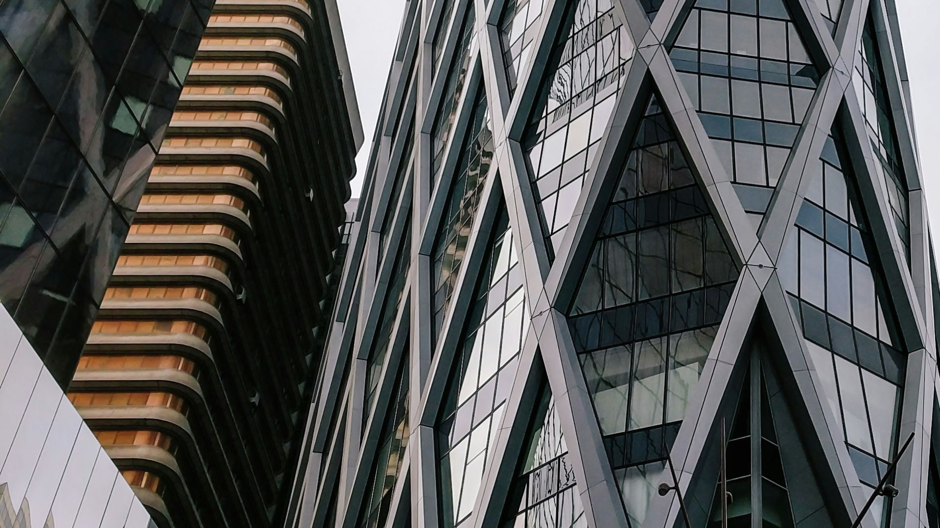 How to Pay International Contractors: A Practical Guide for Finance Teams